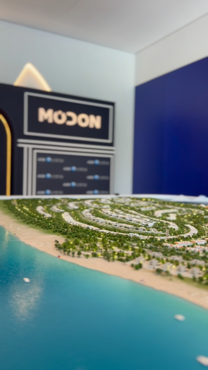 Stefano visiting the new Modon Properties sales centre in Dubai City Walk